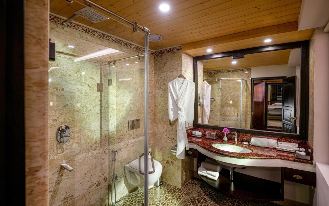 Denzong Regency- Luxury Mountain Retreat Spa & Casino Gangtok Bagian luar foto