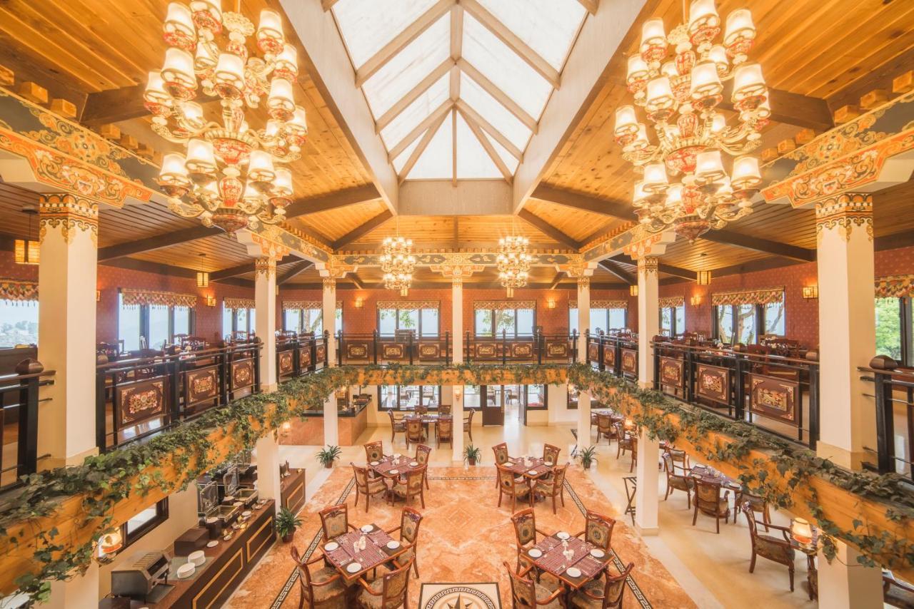 Denzong Regency- Luxury Mountain Retreat Spa & Casino Gangtok Bagian luar foto