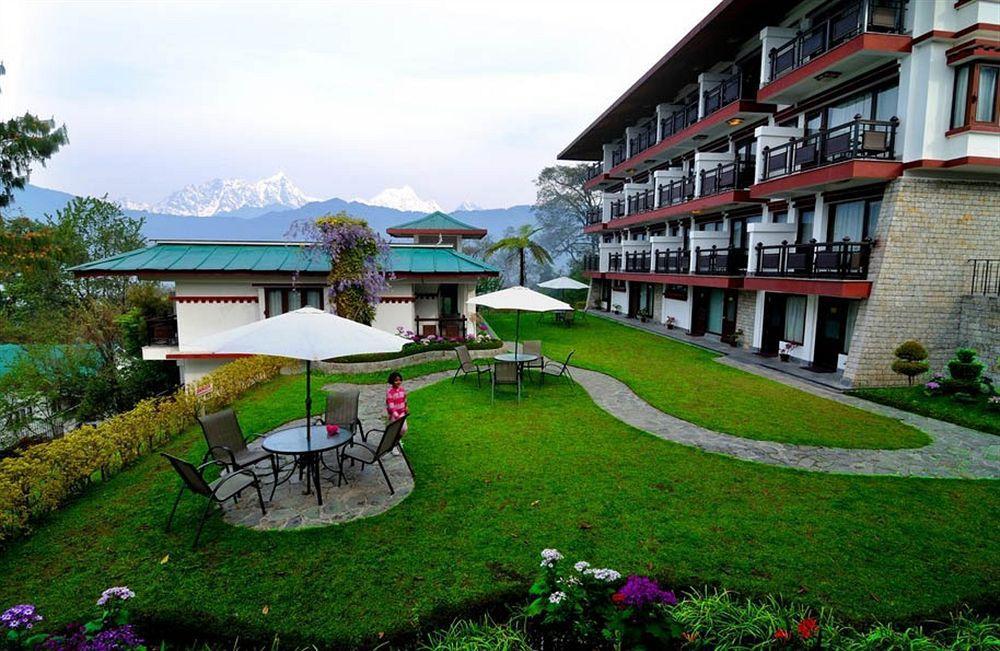 Denzong Regency- Luxury Mountain Retreat Spa & Casino Gangtok Bagian luar foto