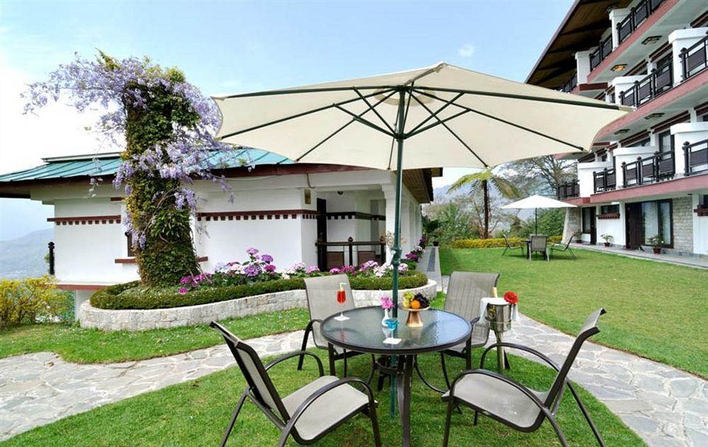 Denzong Regency- Luxury Mountain Retreat Spa & Casino Gangtok Bagian luar foto