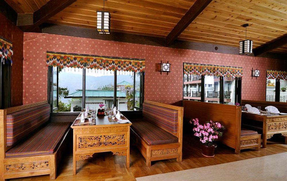Denzong Regency- Luxury Mountain Retreat Spa & Casino Gangtok Bagian luar foto