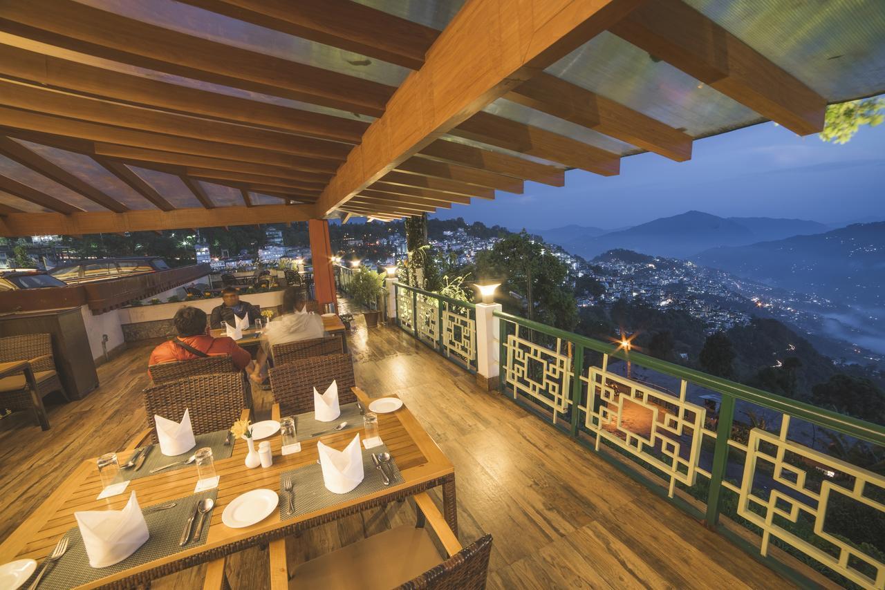 Denzong Regency- Luxury Mountain Retreat Spa & Casino Gangtok Bagian luar foto