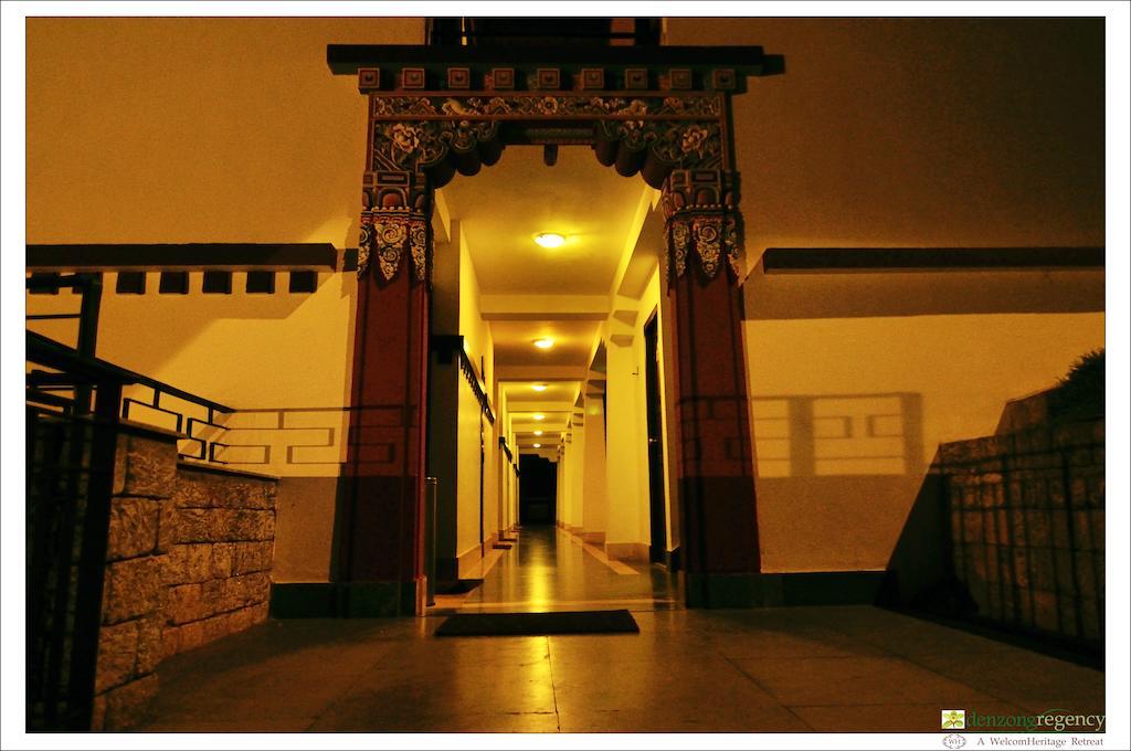 Denzong Regency- Luxury Mountain Retreat Spa & Casino Gangtok Bagian luar foto